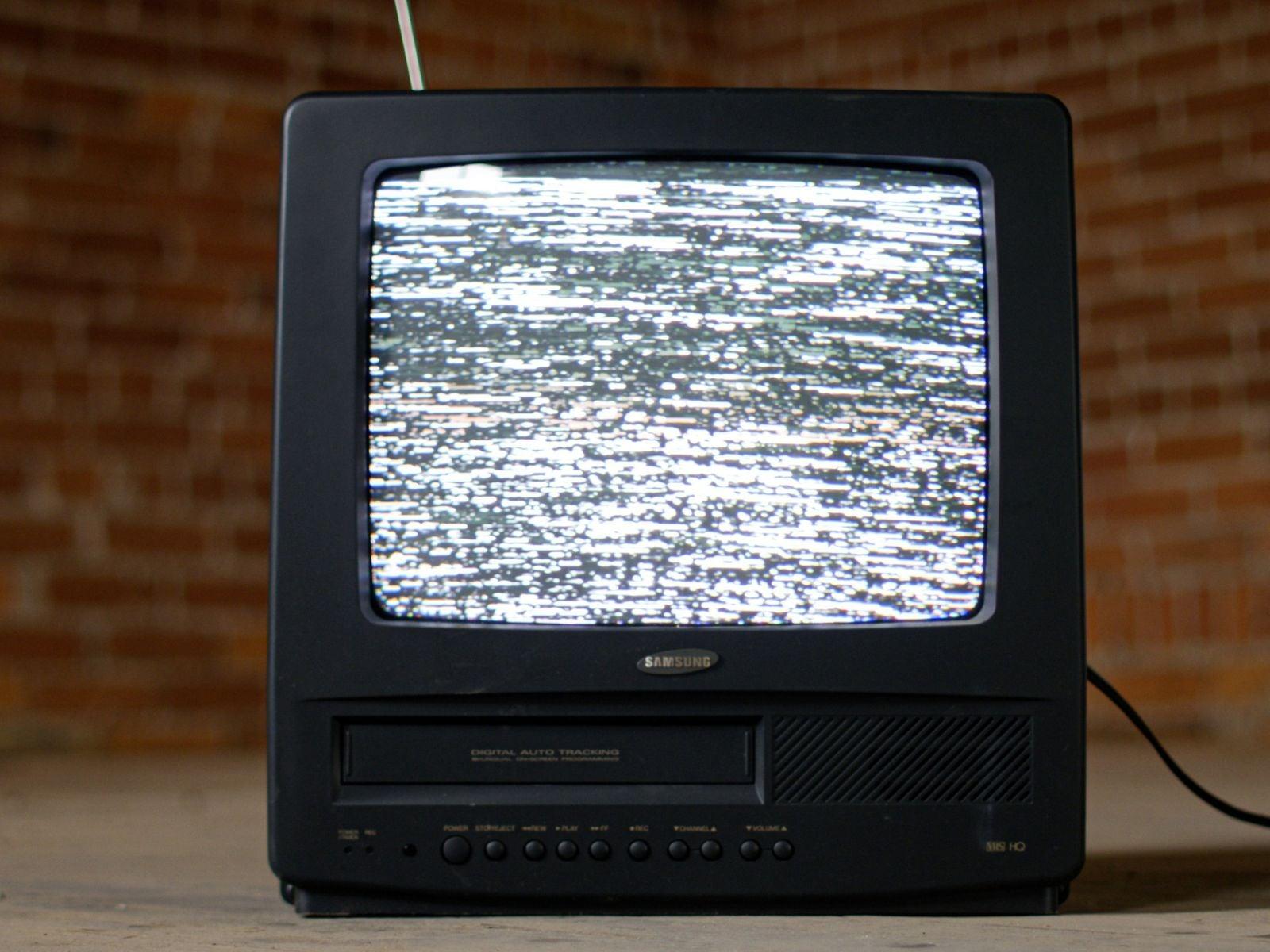 13 Best Attic Antennas for Cable-Free TV 16 Best Attic Antennas, Unsplash