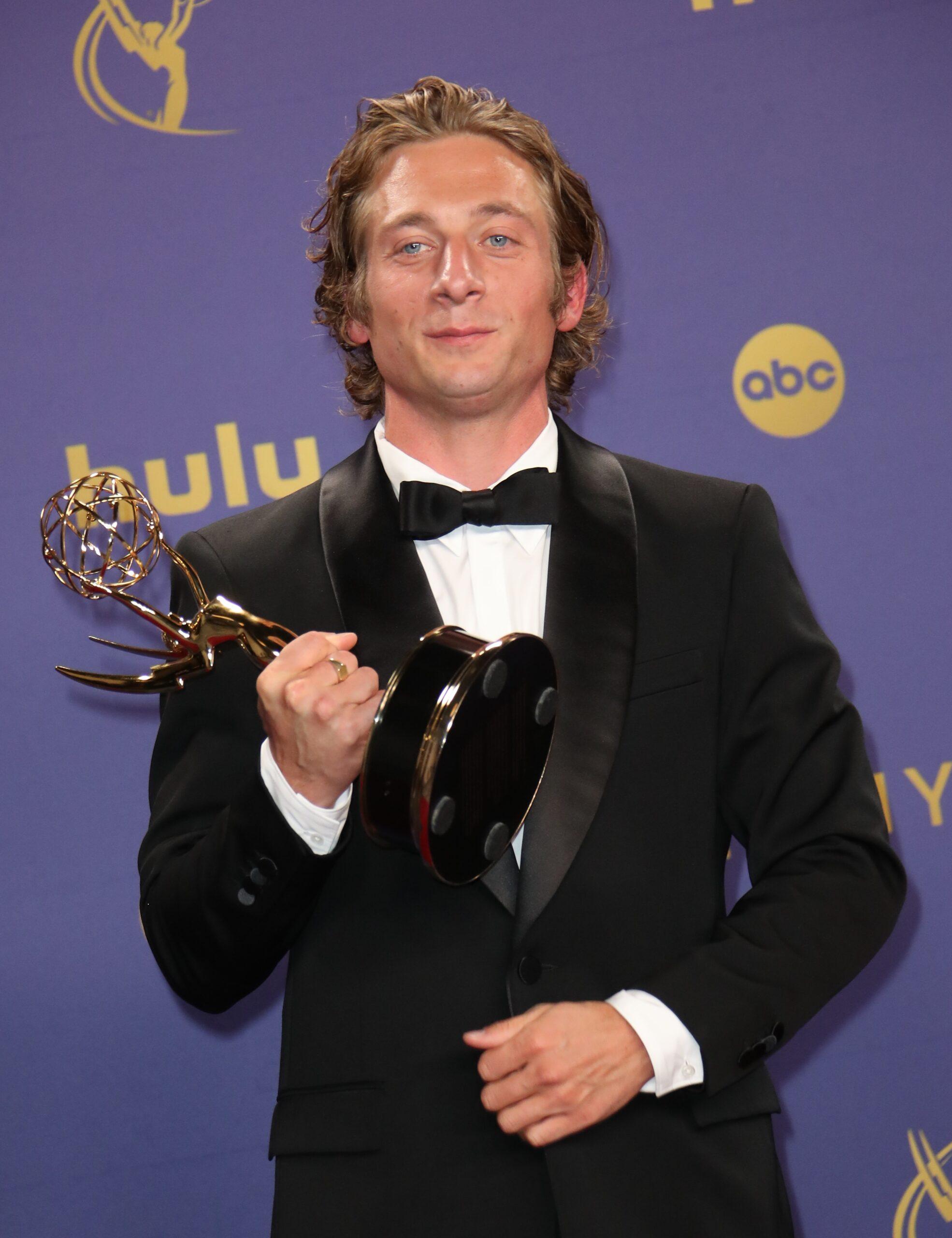 6 Shows Like The Bear 9 Shows like The Bear, Entertainment: 76th Emmy Awards