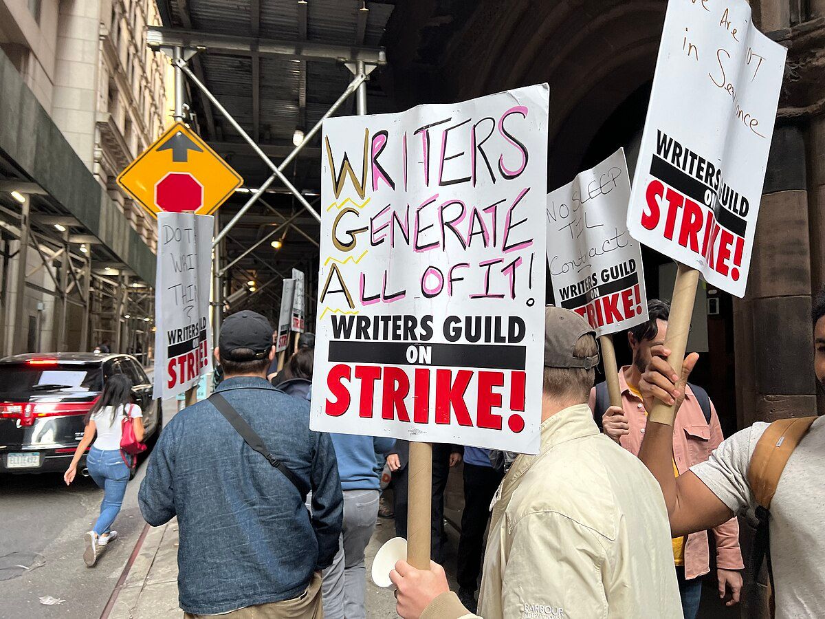 File:writers Guild Of America 2023 Writers Strike.jpg - Wikimedia Commons