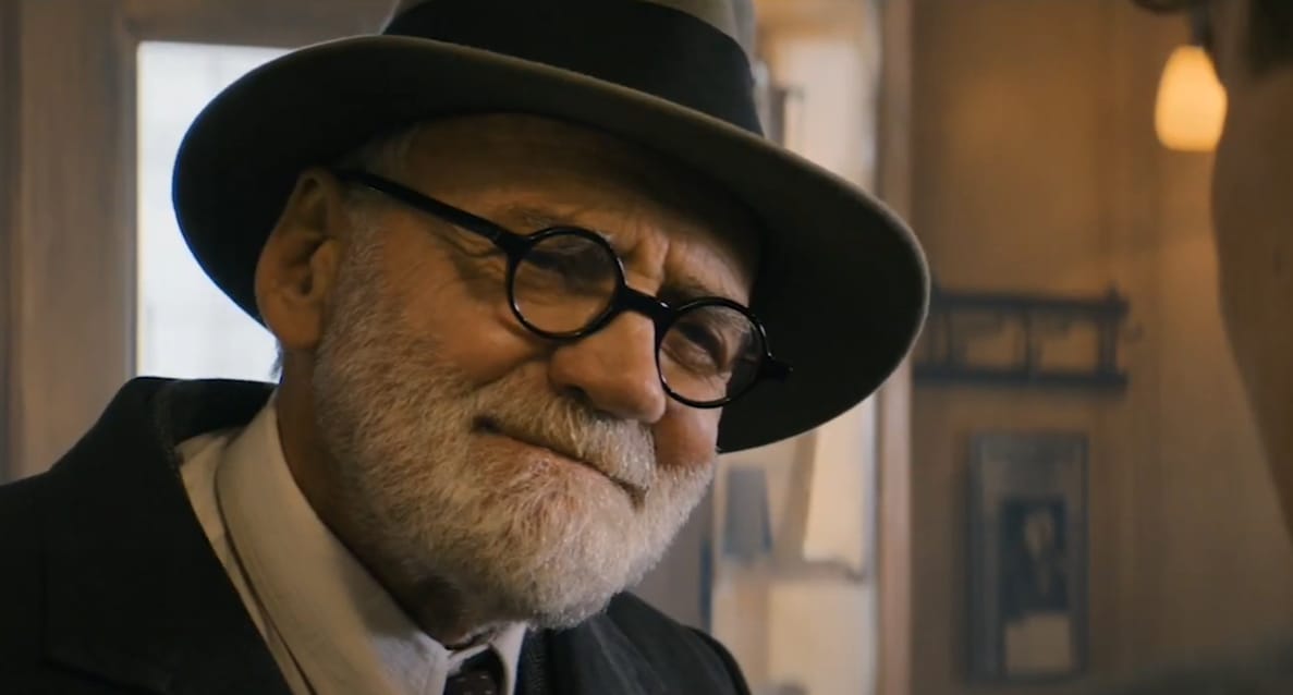 14 Best Movies To Teach European History Outside Of The Classroom