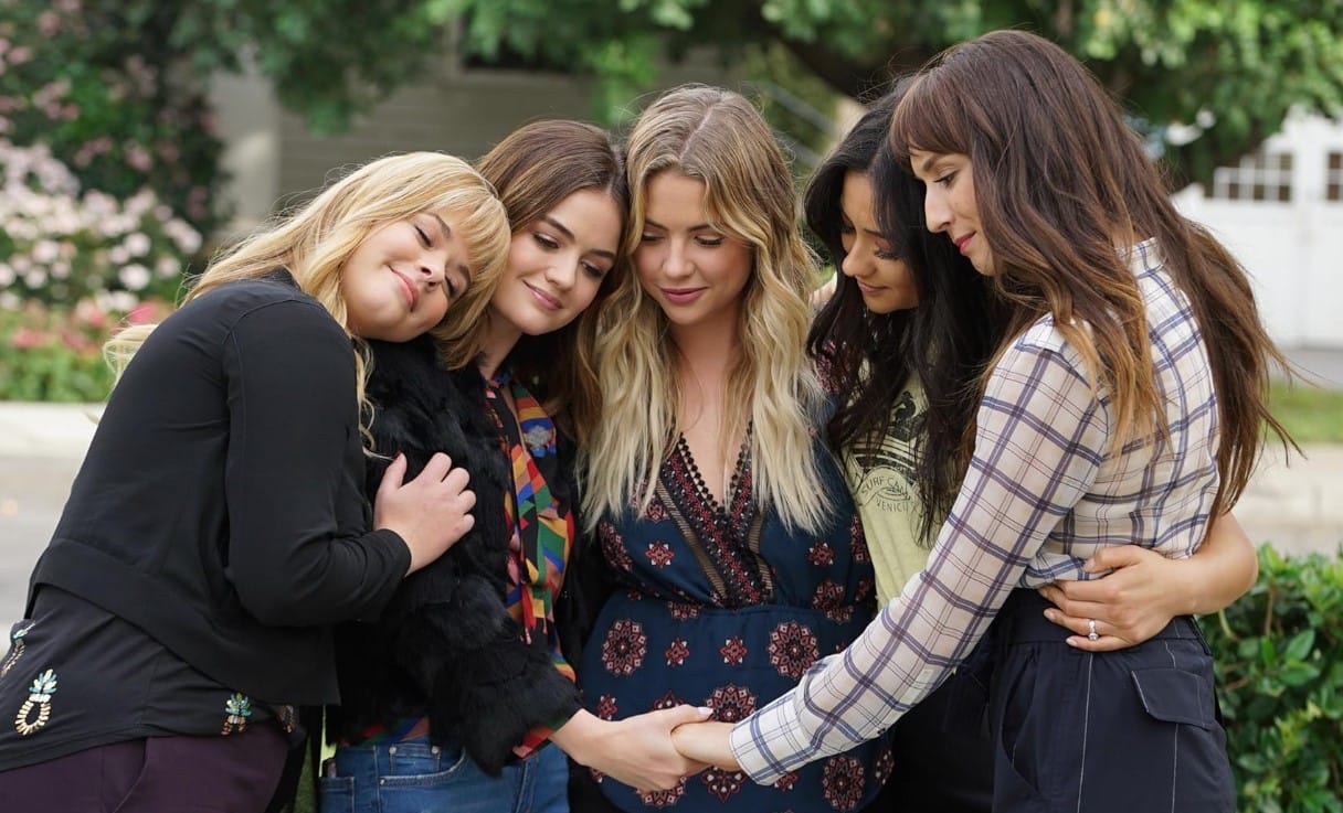 6 Best Lucy Hale Movies And Tv Shows 8 Pretty Little Liars, Hulu