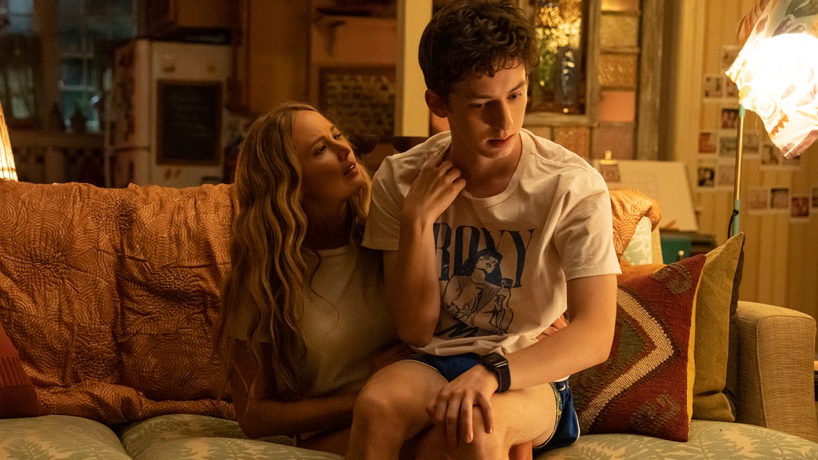 No Hard Feelings Review: Upbeat But Empty 4 No Hard Feelings Review