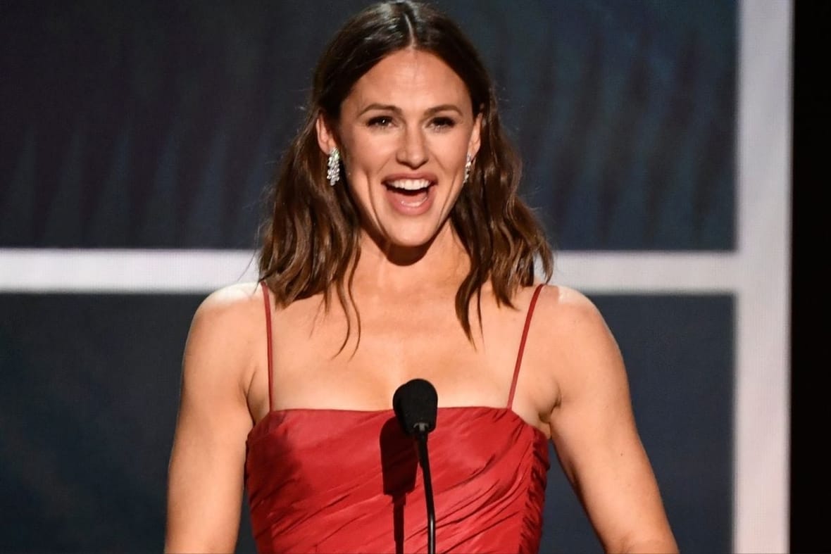 Jan 19, 2020; Los Angeles, Ca, Usa; Jennifer Garner Presents The Award For Outstanding Performance By A Male Actor In A Supporting Role During The 26Th Annual Screen Actors Guild Awards At The Shrine Auditorium.