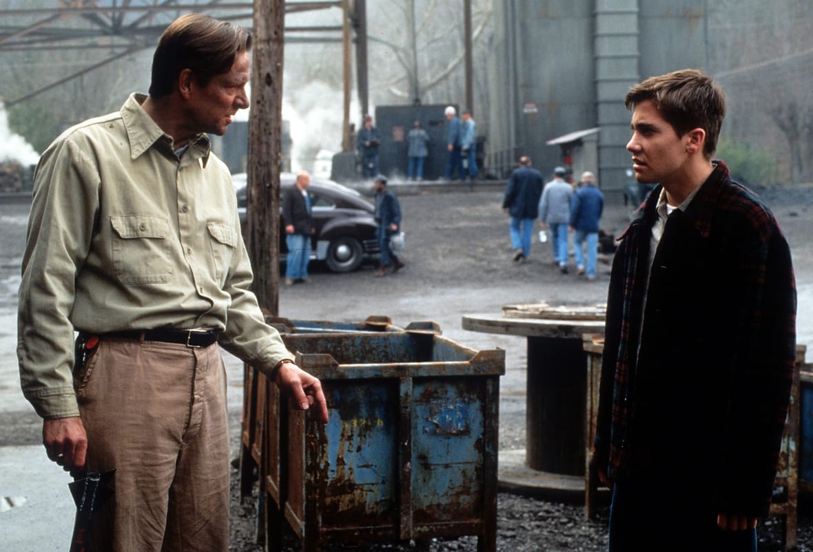 10 Best Jake Gyllenhaal Movies We'Re Not Supposed To Love 3 Best Jake Gyllenhaal Movies: October Sky