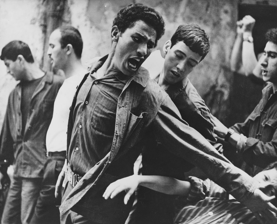 20 Best War Movies On Max 9 Best War Movies On Hbo Max: The Battle Of Algiers
