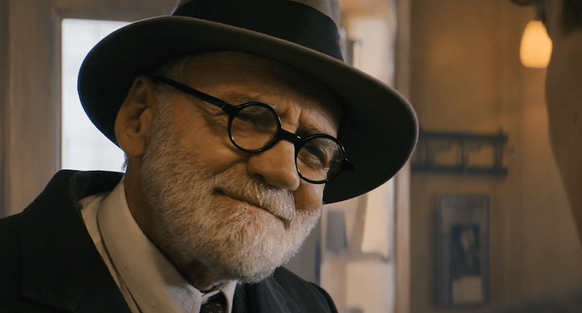 14 Best Movies To Teach European History Outside Of The Classroom