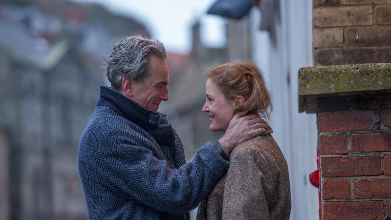 6 Non-Traditional Christmas Movies To Check Out 4 Phantom Thread, Focus Features