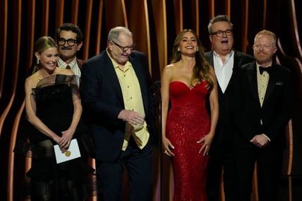 Shows Like Modern Family, Syndication: Usa Today