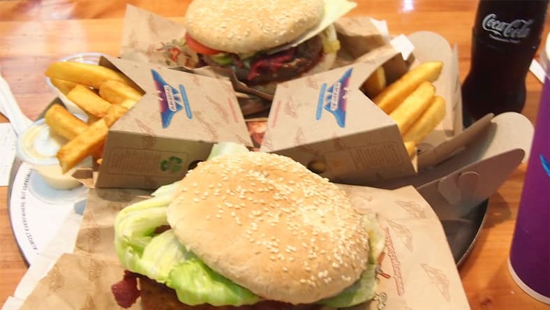 Streaming Shows Have Become Internet Fast Food Not Junk Food 2 Streaming-Shows-Have-Become-Internet-Fast-Food-Not-Junk-Food