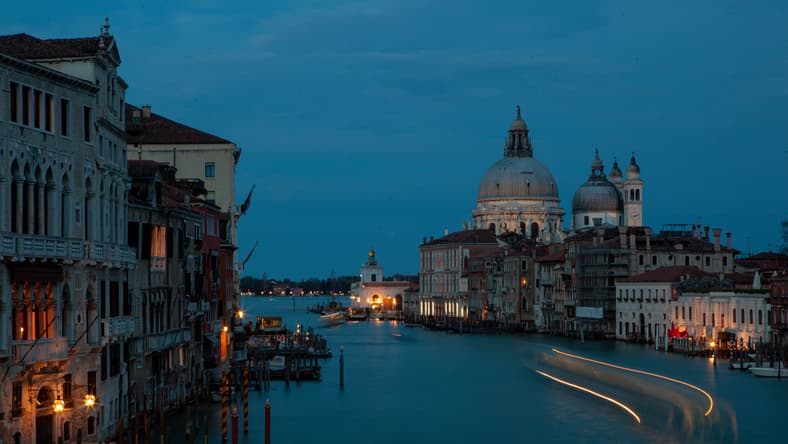 A Haunting In Venice Review: Frightening Yet Misleading 2 A Haunting In Venice Review