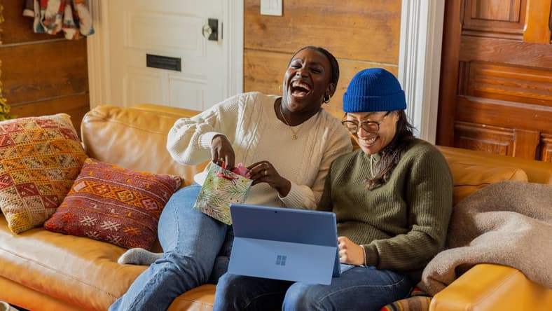 15 Best Movies To Watch With Friends 2 Best Movies To Watch With Friends