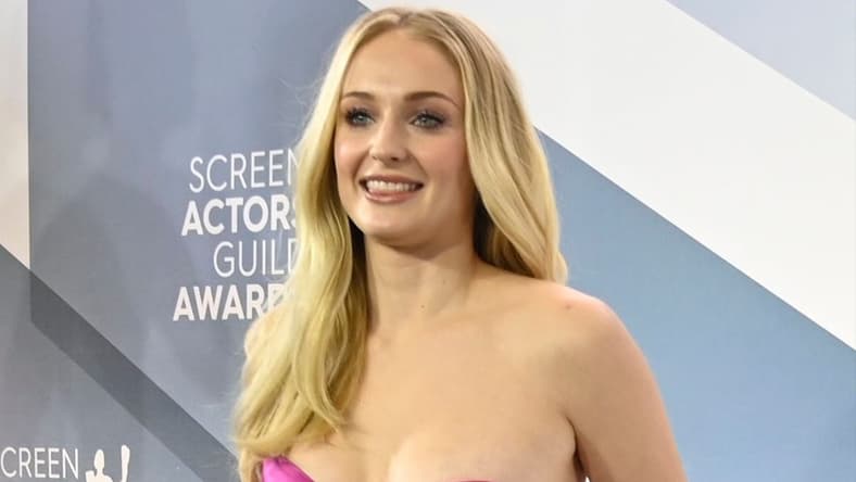 Sophie Turner Goes Full Lara Croft In New Tomb Raider First Look 2 Jan 19, 2020; Los Angeles, Ca, Usa; Sophie Turner Arrives At The 26Th Annual Screen Actors Guild Awards At The Shrine Auditorium.
