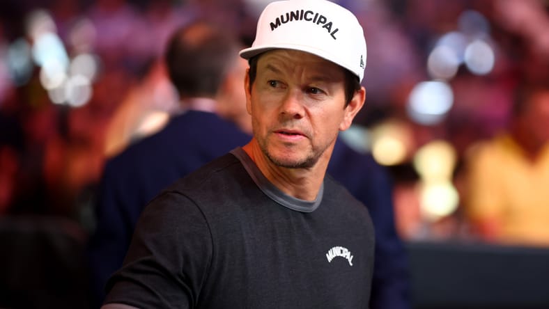 Best Of Mark Wahlberg, Mma: Ufc 303 - Silva Vs Chiasson