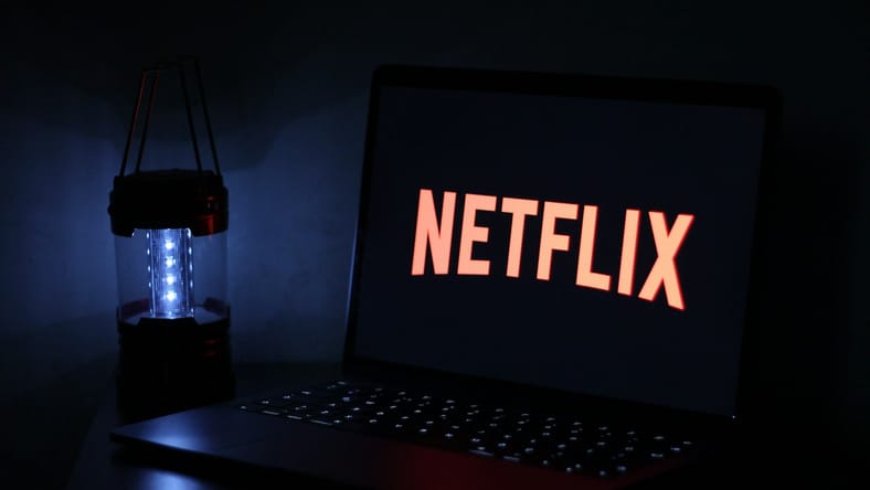 12 Best Netflix Original Tv Shows 2 Best Netflix Original Tv Shows