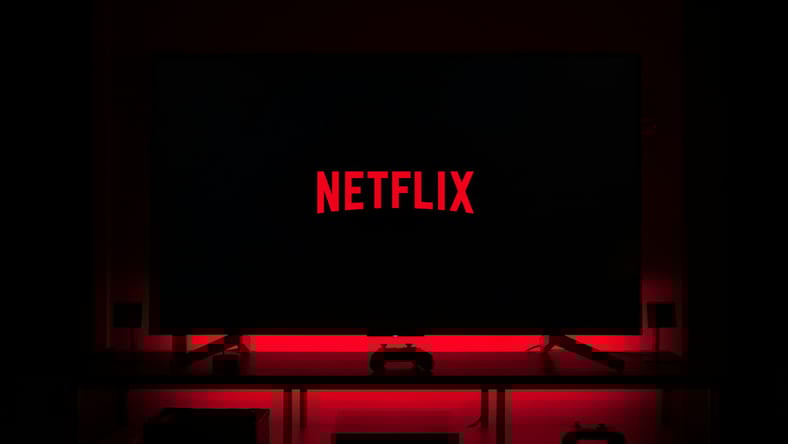 Netflix'S Late-August Line-Up Features Old Favorites And Exciting Originals 2 Netflix Screen With Red Backlight