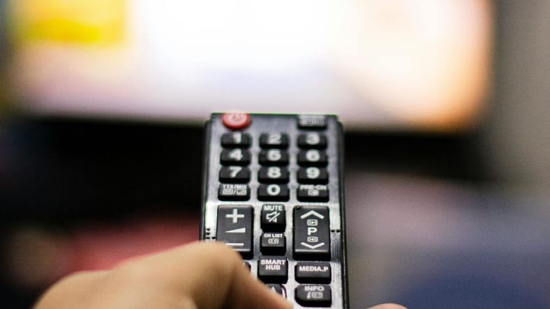 Weekend Streaming Picks: The Shows Everyone Will Be Talking About 2 Remote Pointing At Tv. / Weekend Streaming Picks