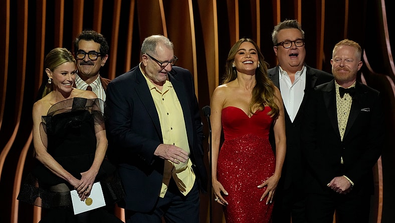 18 Shows Like Modern Family 2 Shows Like Modern Family, Syndication: Usa Today