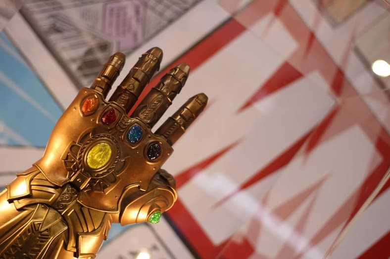 8 Movie Props That Became Almost As Famous As The Actors 8 Infinity Gauntlet
