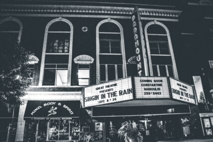 10 Iconic Old Movies That Dip Your Toes Into The 40S And 50S