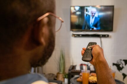 15 Best Shows On Tubi That You Can Stream For Free