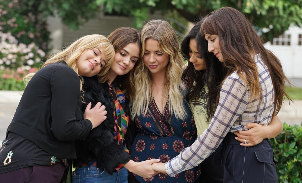 Pretty Little Liars, Hulu
